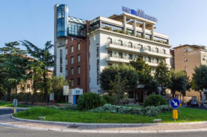  Hotel Michelangelo Palace & SPA  Терни